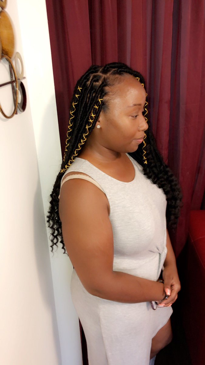 pretty_lilrose's tweet photo. I rarely tweet anymore but come get your hair slayed by yours truly ME #ComeGetCute Ladies!!!! https://t.co/aHlAE1kRoi