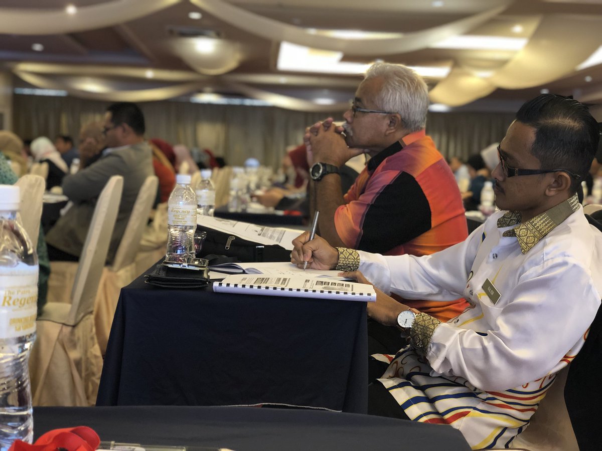 puteriwanyyy's tweet photo. Seminar Perancangan Bandar Dan Desa 2018 Anjuran Kelab Jabatan Perancangan Bandar Dan Desa Negeri Perlis &amp; PLANMalaysia@Perlis #madamabeles
#PLANMalaysia
#Perlis https://t.co/qtg29T2Sx1
