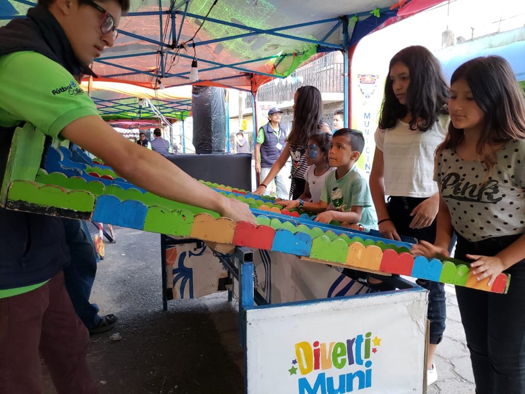 muniguate's tweet image. Chicos y grandes  disfrutan de la actividad de convivencia social DivertíMuni, realizada en la Colonia el Carmen y comunidades vecinas en #Zona6, actividad en coordinación con la Alcaldesa Auxiliar.

#GuatemalaValeLaPena
#MuniGuate
