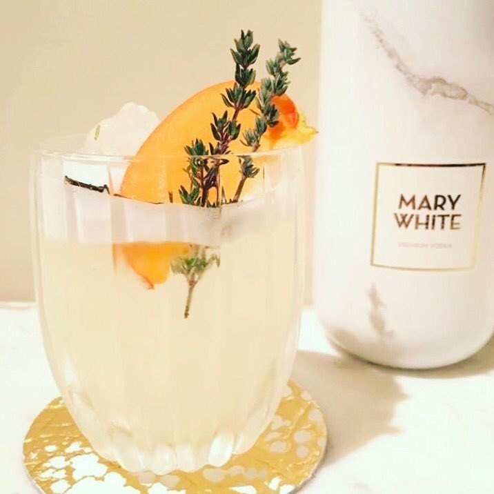 theunknown_ca's tweet photo. Today calls for something light and refreshing. We’re going for a Mary White vodka (available on https://t.co/7kY7qrEzBX) with Franklin and Sons Lemonade and Elderflower Soda. #refreshing #deliciouslydifferent #marywhitevodka #lcbo #cocktail https://t.co/Uc5ABi1qJh