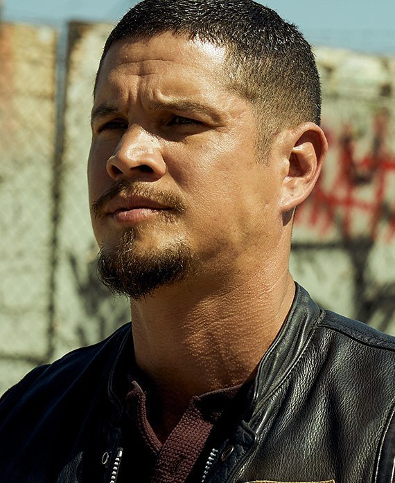 Nativeebellee's tweet photo. @JDPardo Your roles are always AMAZING! 💚 EZ is one of your best yet! So far, so good. 😘 #MayansMC https://t.co/IQTDnccvYL