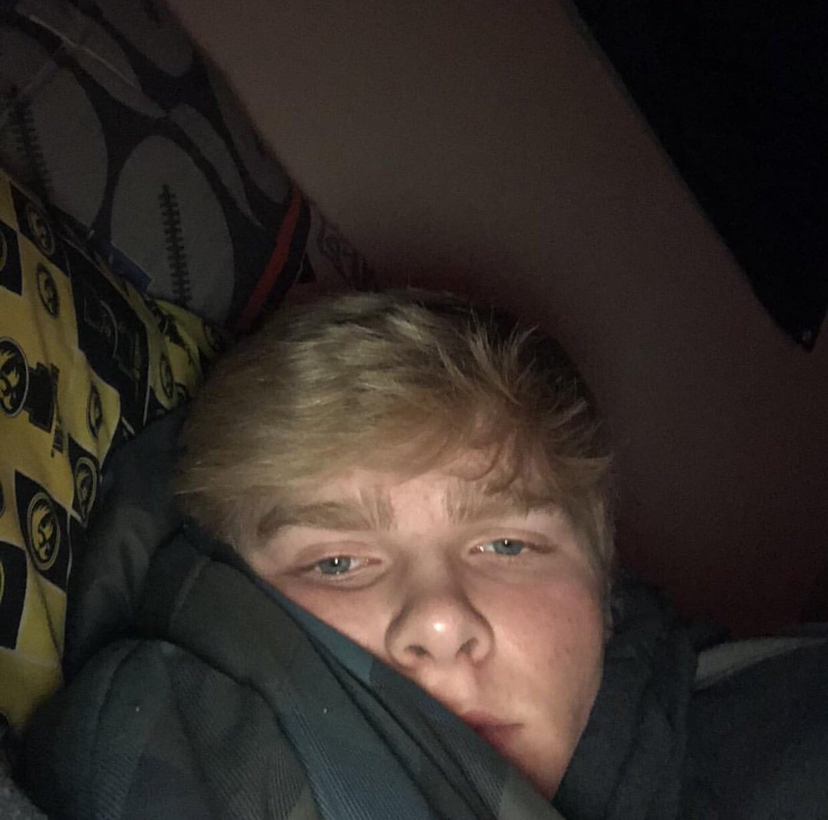 caitlyn (@caitlynhanafan2) on Twitter photo 200 retweets and evan will cut his hair short again before hoco. Pls help the gils out🙏🏻🙏🏻 <a href="/EvanMutum/">Evan Mutum</a> 200 retweets and evan will cut his hair short again before hoco. Pls help the gils out🙏🏻🙏🏻 <a href="/EvanMutum/">Evan Mutum</a>