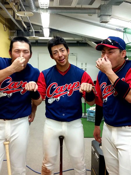 かーぷぶーん على تويتر カープ鈴木誠也 モノマネのレパートリーが多すぎるwwwww T Co 3wj3odi3hz 新井貴浩 内川聖一 西川龍馬の打撃フォームだけでなく 黒田博樹 一岡竜司 中崎翔太の投球フォーム 丸佳浩のビッグヘッドモンスターの かーぷぶーん على تويتر カープ鈴木誠也 モノマネのレパートリーが多すぎるwwwww T Co 3wj3odi3hz 新井貴浩 内川聖一 西川龍馬の打撃フォームだけでなく 黒田博樹 一岡竜司 中崎翔太の投球フォーム 丸佳浩のビッグヘッドモンスターの
