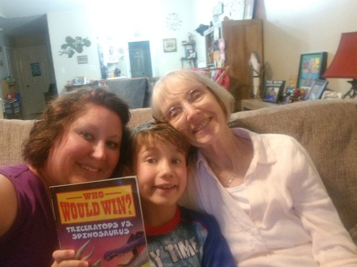 abpoos's tweet photo. Ammo came to town just in time for the #Read50 challenge that came home today! Only 49 more books to go to complete the North School Reading Challenge in honor of North's 50th! @northiesread https://t.co/vA998Ibzym