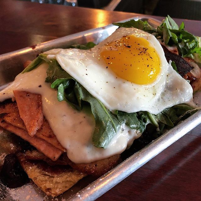 PhatFoodies's tweet photo. Dish 2: Monte Bisco-  Sugar dusted biscuit, turkey, fried bologna, Swiss cheese sauce, blackberry thyme jam, arugula, and sunny egg #Atx #phatfoodies #austinfoodie #austinfoodstagram #austin360eats #dineatx #austineats #keepaustineatin #512eats #atxeats #atxfood #eeeeeats #h… https://t.co/joxjvQmbm6