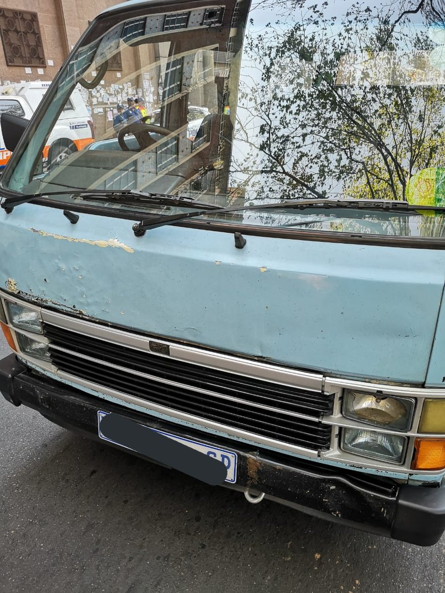 CoJPublicSafety's tweet image. While we mourn the loss of #JoburgsBravest 👨🏾‍🚒👨🏾‍🚒the colleagues of #JoburgsFinest 👮🏾‍♂️👮🏽‍♀️ continued to work to create a #SaferJoburg

19 unroadworthy/unlicensed Minibus Taxis were impounded yesterday  by @JMPDSafety #ReaVaya unit in the #InnerCity 
#BuyaMthetho