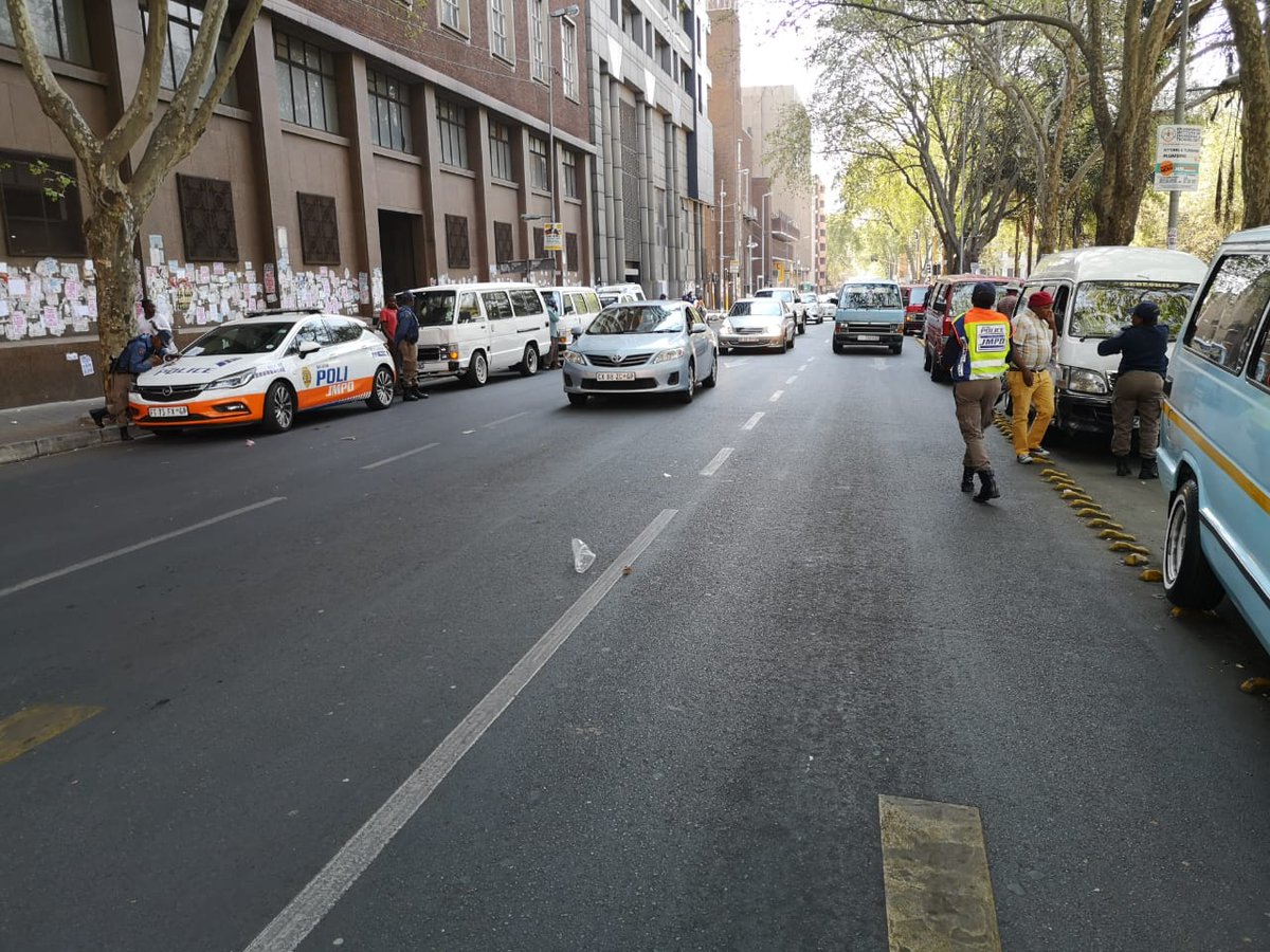 CoJPublicSafety's tweet image. While we mourn the loss of #JoburgsBravest 👨🏾‍🚒👨🏾‍🚒the colleagues of #JoburgsFinest 👮🏾‍♂️👮🏽‍♀️ continued to work to create a #SaferJoburg

19 unroadworthy/unlicensed Minibus Taxis were impounded yesterday  by @JMPDSafety #ReaVaya unit in the #InnerCity 
#BuyaMthetho