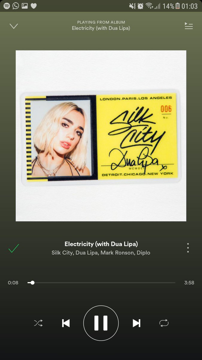 duaswine's tweet photo. @DUALIPA OMG OMF MG OSKSJIWND I LOCE I #ElectricityIsOUT⚡ https://t.co/wlaPkYEL5H