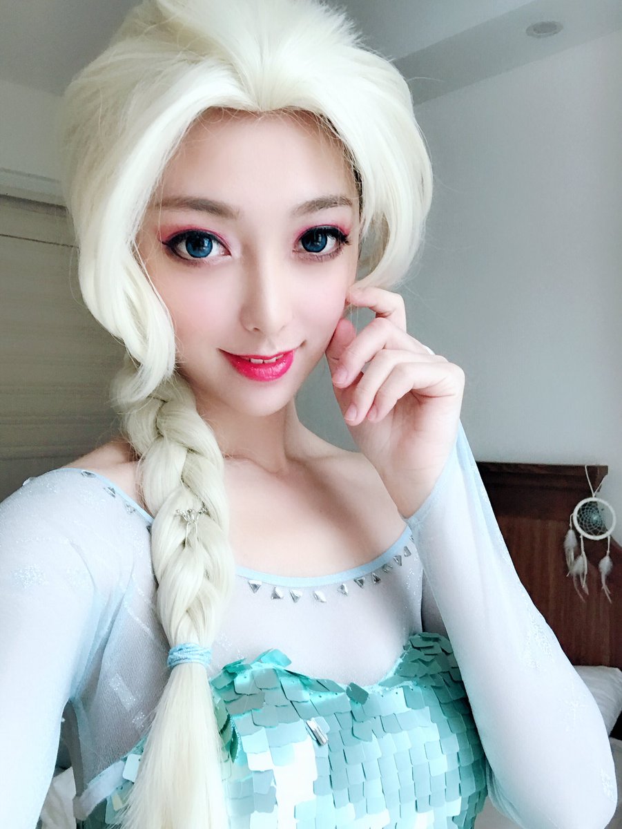 Nell520babe's tweet photo. #QueenElsa #Elsa #Frozen 2 https://t.co/hNvMvAiOzV