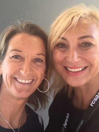 taniakapell's tweet photo. Great to meet the incomparable @LayneCBeachley at @RCSA_official conference #Noosa
#LayneBeachley #RecruitmentEdge #RecruitmentEdge20 #RCSAconf https://t.co/KBaZ2WpZNX