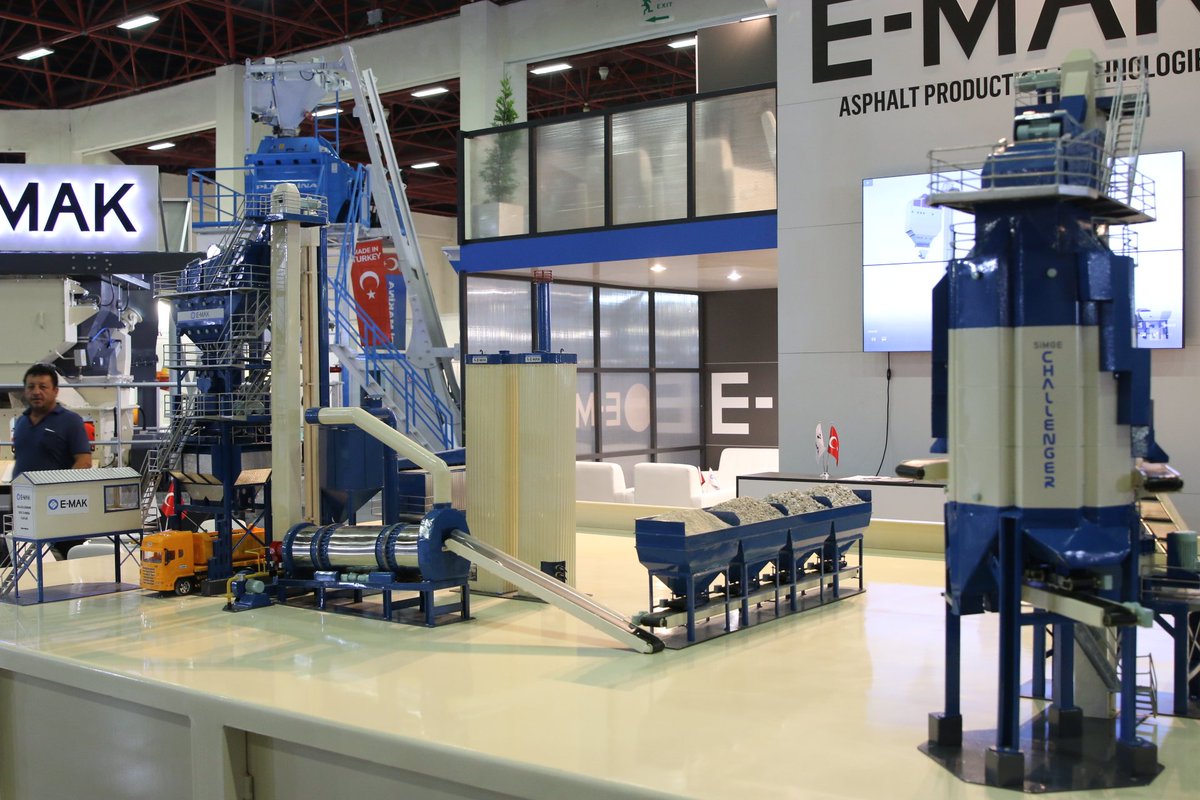 ethemtas's tweet photo. CM EXPO 2. İş ve İnşaat Makineleri Fuarı Açılış Programındayız... https://t.co/bbSiEClf9I