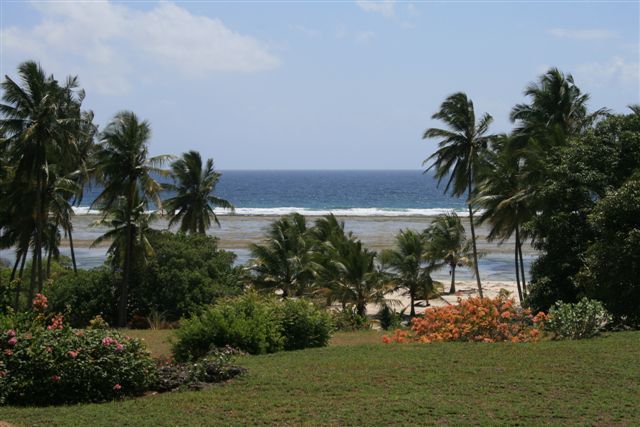 ShomotoRealtorz's tweet photo. TIWI… South Coast, 13.8acres n’ 4Bdr en-suit beach property is an idyllic family-owned coast house. Situated on a coral bed high above the Indian Ocean with panoramic ocean views and a cool sea breeze@ KES.22M #PrimePropertyForSale #TiwiHOTDEALS https://t.co/tpWmGO4Zxx