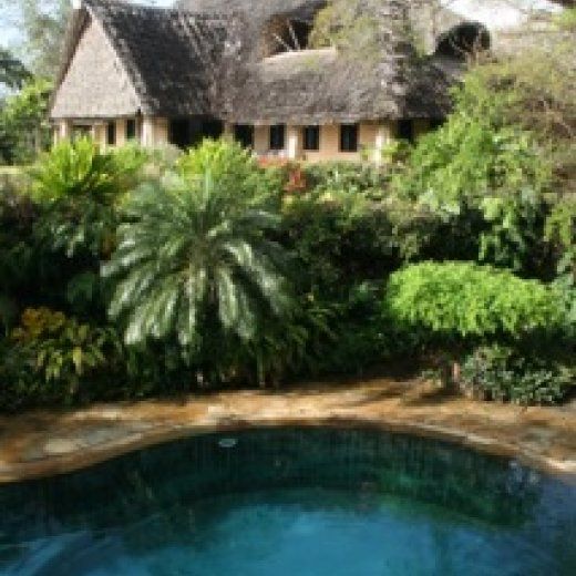 ShomotoRealtorz's tweet photo. TIWI… South Coast, 13.8acres n’ 4Bdr en-suit beach property is an idyllic family-owned coast house. Situated on a coral bed high above the Indian Ocean with panoramic ocean views and a cool sea breeze@ KES.22M #PrimePropertyForSale #TiwiHOTDEALS https://t.co/tpWmGO4Zxx