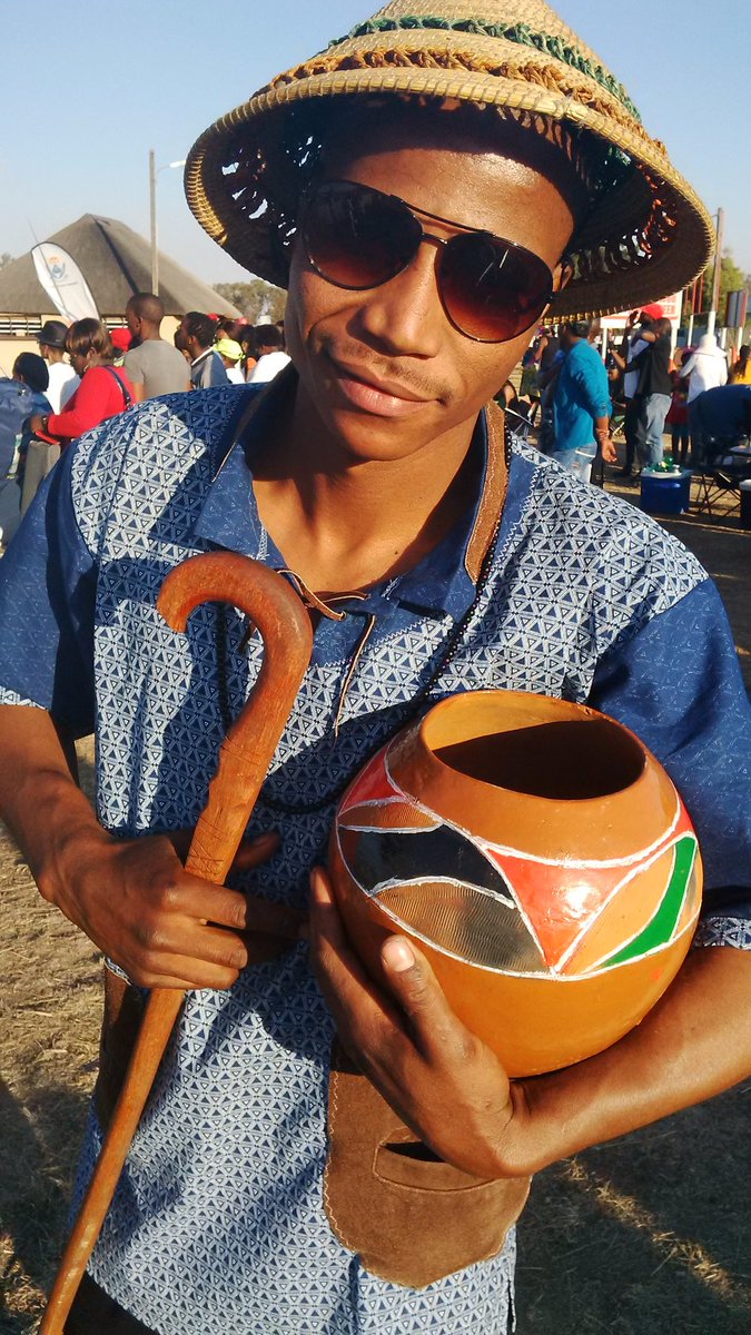 Tw33m's tweet photo. @LesediFM #HalalaMosotho #HeritageMonth https://t.co/8i0eF3jqJ1