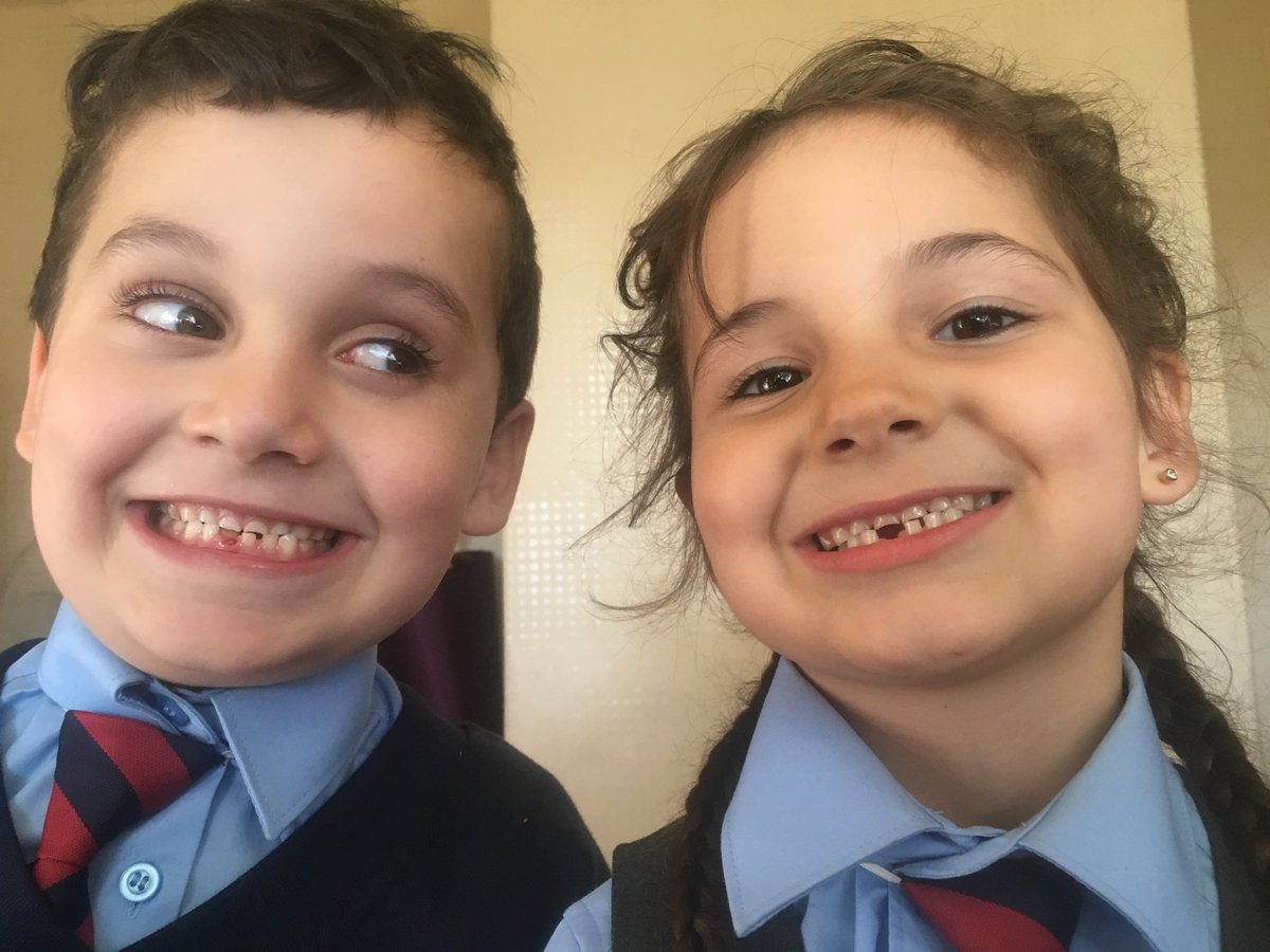 sezza1891's tweet photo. My Toothless twins ! Both lost their first tooth on the same day within 5 mins of each other ❤️ https://t.co/DdIcmU9BF6