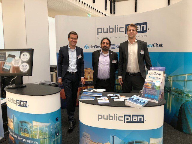 publicplan_GmbH's tweet photo. Wir freuen uns auf einen ereignisreichen Kongress-Nachmittag beim #OEV18 in #Münster.
Und nicht verpassen: Im Praxisforum 4 findet gleich unser Vortrag über #Chatbots und #Messenger für Behörden statt. #eGovernment #eGov @govbot_io @govchat_de @Drupal_deGov https://t.co/fC9vopuYqg