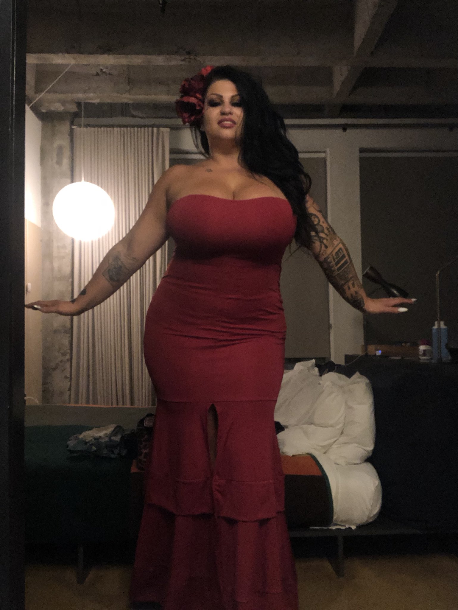 TW Pornstars - 2 pic. The Samantha MACK. Twitter. Which dress should I