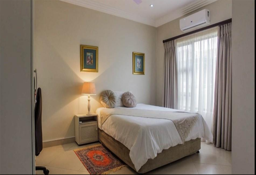 propertInSA's tweet photo. 3 Bedroom House for Sale in 14 Penny Lane, Palm Lakes Estates
Bedrooms: 3, Bathrooms: 3.
Listing Price: R 3 469 999
https://t.co/uztK1RB5Lo
#Sale #House #Properties #Apartment #Homes https://t.co/2savstDp0e