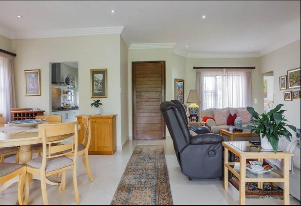 propertInSA's tweet photo. 3 Bedroom House for Sale in 14 Penny Lane, Palm Lakes Estates
Bedrooms: 3, Bathrooms: 3.
Listing Price: R 3 469 999
https://t.co/uztK1RB5Lo
#Sale #House #Properties #Apartment #Homes https://t.co/2savstDp0e