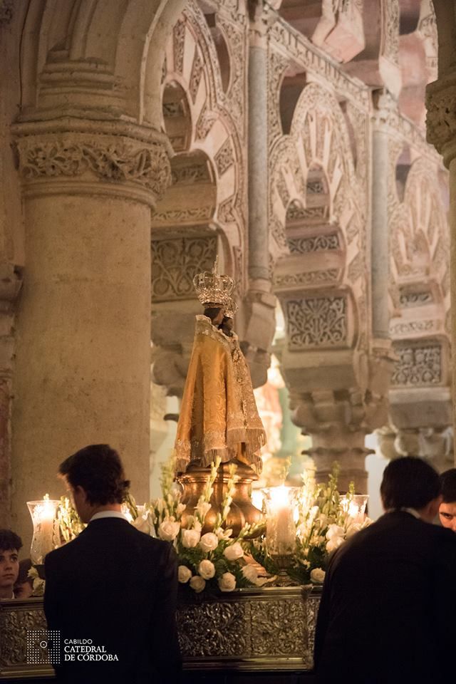 mezq_catedral's tweet image. #FelizJueves. #Hoy celebramos el Traslado de Ntra. Sra. de la #Fuensanta a @CabildoCordoba. La llegada de la #patrona de #CordobaEsp está prevista hacia las 22.30 horas. Recordamos algunas imágenes del traslado del pasado año.