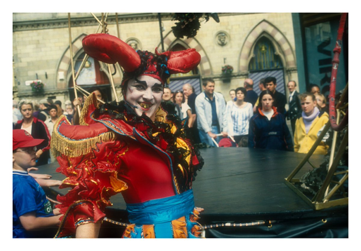 Circomedia's tweet photo. 240/250 Jacky Crosher with Skinning the Cat @circus250 #circuseverywhere #circusforeveryone #strongwomen #womenincircus #bristolcityofcircus #250circusimages #circuseducation #circusbtec https://t.co/dYLOg46HxF