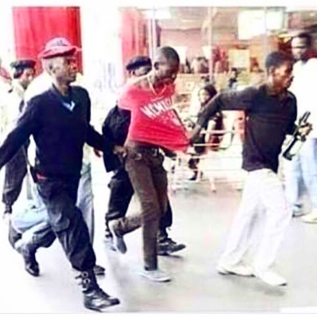mSellarshop's tweet photo. When niggas in friendzone catch the boyfriend cheating. https://t.co/c8d4bZY9cU