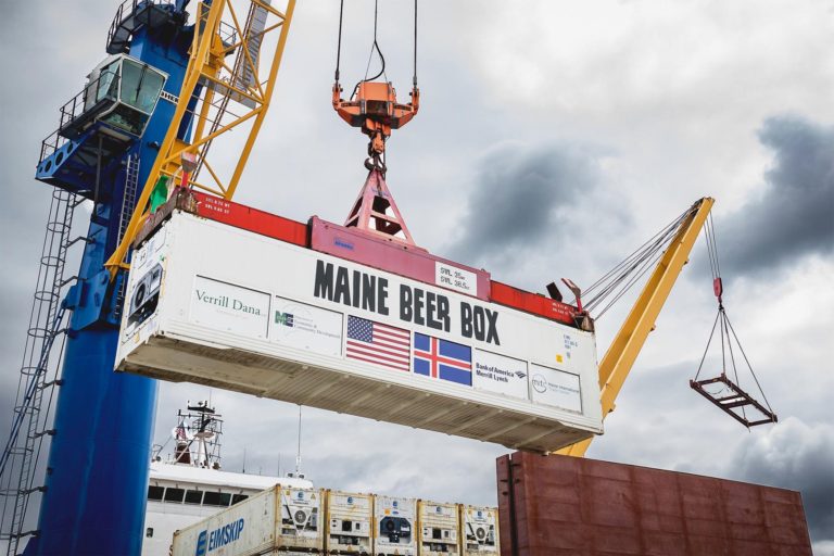LeedsInspired's tweet photo. The Maine Beer Box has landed! Let four days of beer (from Leeds to Lubeck) begin π»π»π» @leedsbeer https://t.co/0TE7CSlkAX #libf18 #leedsbeer #leeds https://t.co/HbKsas07A8