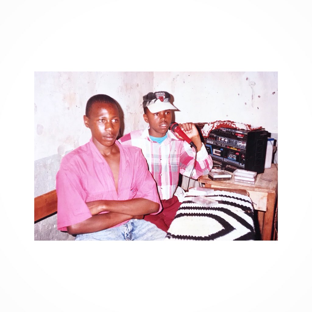 AlexMuhangi's tweet photo. Atti “..single ladies...I can’t hear yoo..”😂 #lassonic
#carbattery
#comedystoretonight https://t.co/6Rc5pAeZ4c