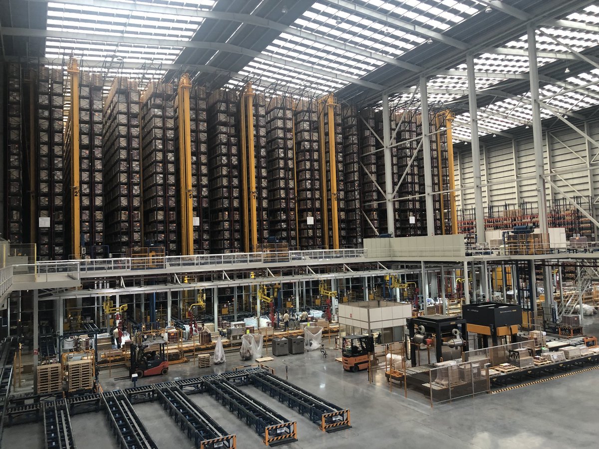 padamRP's tweet image. Impressionnante visite dans les usines et showroom de @Porcelanosa_es Élégance, tradition et high-tech au programme d’un voyage de presse plutôt sympa 🤗 #butech #systempool #gamadecor #noken #venis #porcelanosa #hightech #design #habitat #deco #ceramique