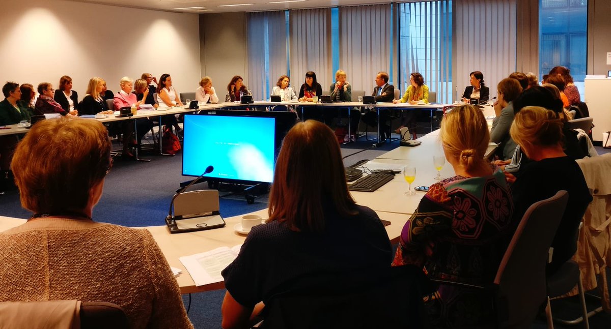 HelgaMSchmid's tweet photo. Inspiring #WEEAS meeting with Xavier Prats Monné and #EEAS women. Importance of gender perspective in EU policies @EU_Health @eu_eeas https://t.co/LuEFDnB5Xu