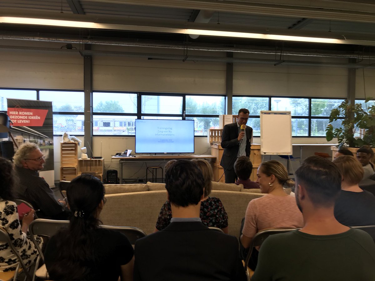 De aftrap van de training van de <a href="/MinVWS/">Ministerie van VWS</a> informatie teams voor de @zorgvannu campagne door Arjen Elsemulder in het <a href="/innovitapark/">Innovitapark</a> die mensen gaan adviseren over slimme zorg oplossingen
