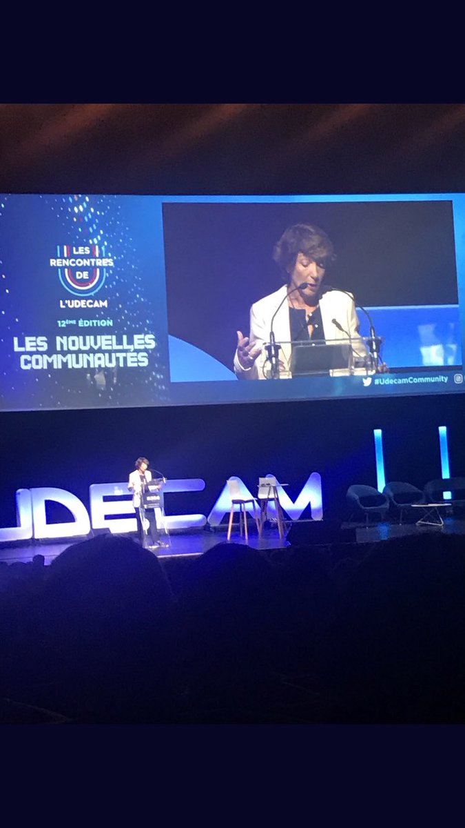MariVictoire's tweet photo. Le digital génère de la solitude : l’événementiel une alternative à l’isolement des individus?  @stephanepallez @FDJ cc @A2Tav #Udecamcommunity https://t.co/kH5Bh5sfmD