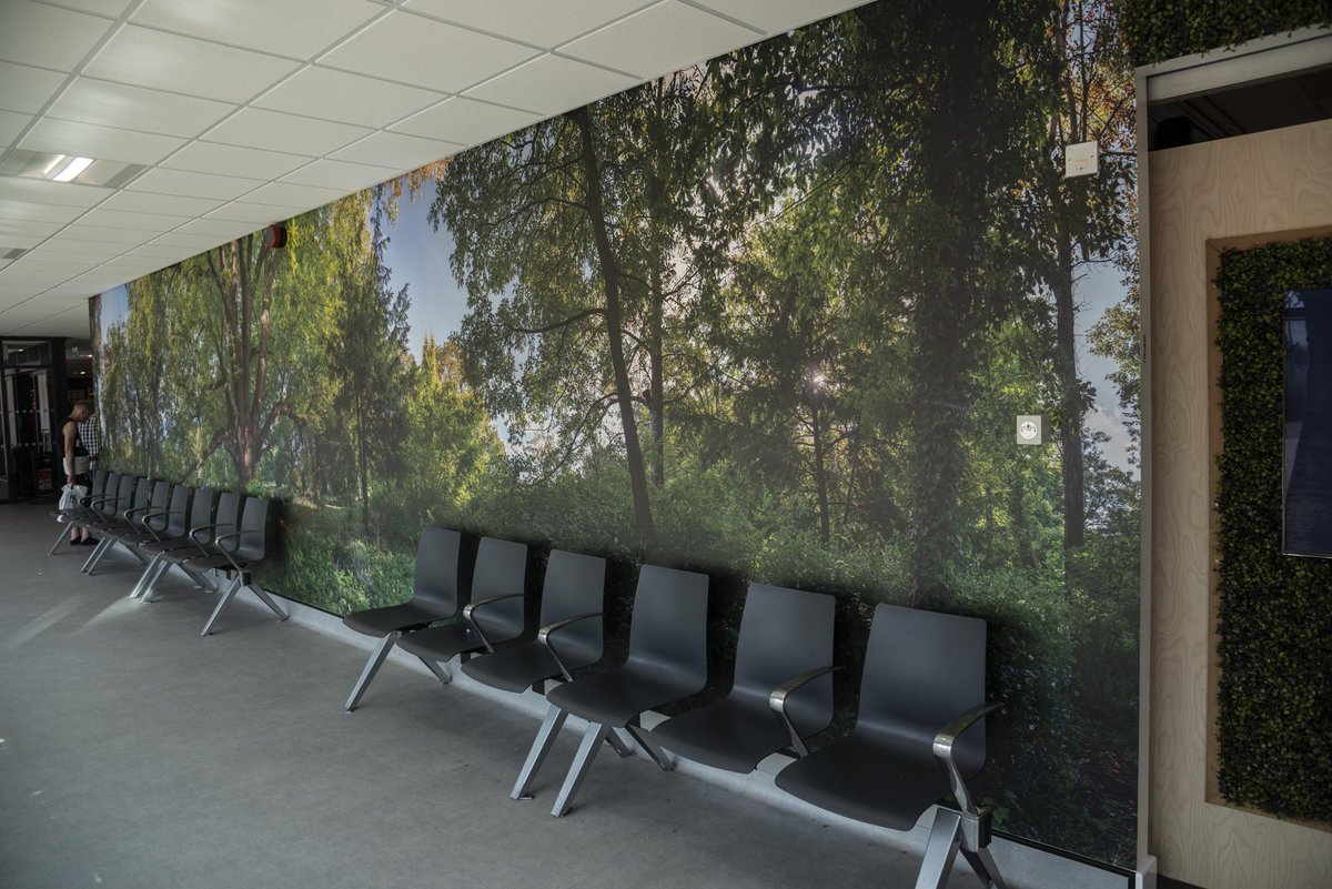 formatgraphics's tweet image. Proud to produce such a fantastic graphic for MK Hospital, working with artists "Boyd &amp;amp; Evans". We have produced and installed this 3 layer print onto opti clear SAV with stunning visual effect. Also installed is the beautiful wallpaper bringing the "inside out" theme to life.