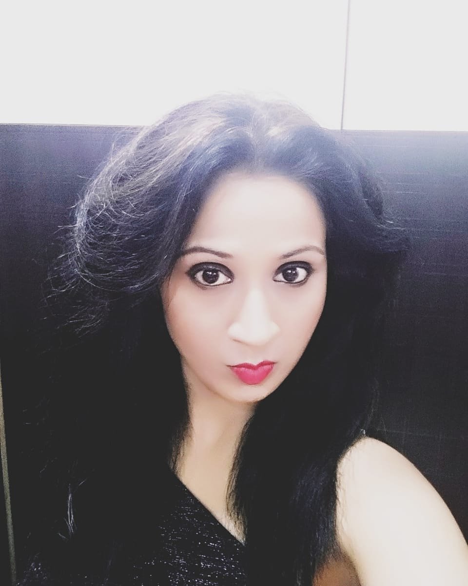 PriyankaHaut's tweet photo. Take care of your inner, spiritual beauty. That will reflect in your face....
भीड़ हमेशा आसन रस्ते पर चलती है, जरुरी नहीं वो सही है | अपने रस्ते खुद चुनिए, आपको आपसे बेहतर और कोई नहीं जानता।
#crownchaser
#greececalling
#mrsindiaworldwide2018
#hautmonde https://t.co/TxMtN4QxQg
