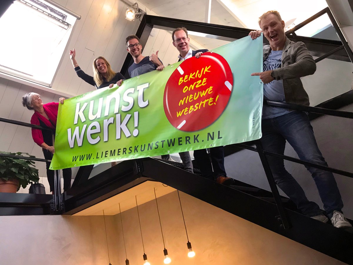 hetSpan's tweet photo. Nieuwe #website #liemersKunstwerk online!  SPAN-doek momentje met alle 'web-bouwers' #Bieb #Theater #Muziekschool #LiemersMuseum #Volksuniversiteit onder één dak! https://t.co/AJxDJB9niJ https://t.co/osGjlvFQtL