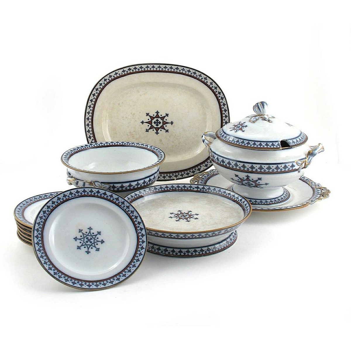 Pugin_awn's tweet photo. #dinnerservice Designed by #awnpugin, and manufactured by #herbertminton& Co. #woolleyandwallis #auction 19th June 2013. Lot. 115. Sold for £190. #pugin #augustuspugin #minton #design #earthenware #gothicrevival #art #gothicrevivaltableware #gothictableware @WoolleyWallis https://t.co/2FF4QJiyVk