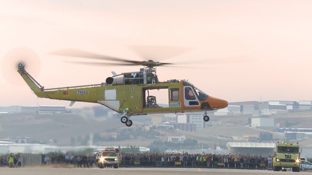 fuatoktay's tweet photo. TUSAŞ tarafından tasarlanan, yerli ve milli imkanlarla geliştirilen ilk özgün helikopterimiz T625 söz verildiği gibi 6 Eylül 2018'de ilk test uçuşunu gerçekleştirmiştir. Emeği geçen herkesi kutluyorum. Savunma sanayiimize ve ülkemize hayırlı olsun. https://t.co/0OSNNqLk8k