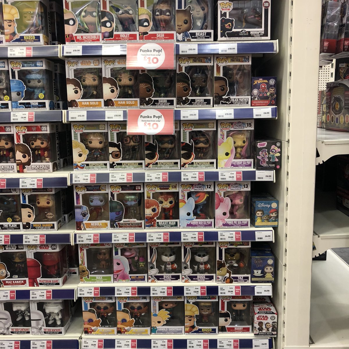 Glasgow friends please retweet so all your Funko Pop! Collecting pals have the opportunity to get a bargain. Huge new range of Funko Pop! 33% off at only £6.66 at The Entertainer Buchanan Galleries