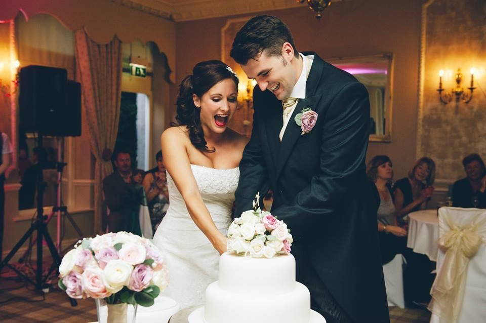 LakesCancerPals's tweet photo. Thursday here is ‘always’  busy, as the sound of #Weekend #WeddingBells 🛎loom closer. 
It’s all about #TheBride Attention to the finest floral detail is a prerequisite focus💐 

#LakeDistrictWeddings https://t.co/368lSwuNrH