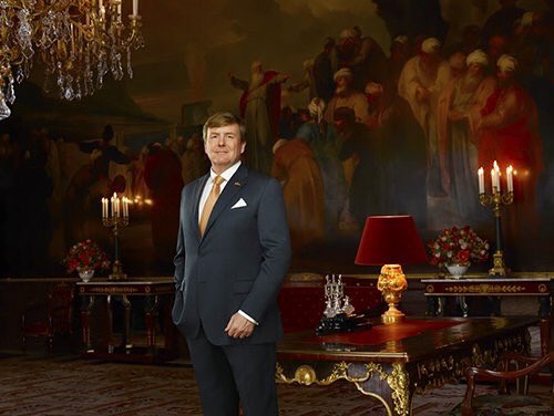 ErasmusMC's tweet photo. De officiële opening van het nieuwe #ErasmusMC met koning Willem-Alexander @koninklijkhuis is vanaf 16.00 uur te volgen via de live stream: https://t.co/RPX5mHJ0d8 https://t.co/7oHbvoASV7