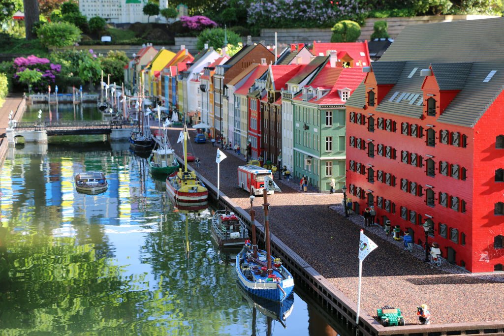 Zusammengebaut Legoland Billund Die 50 Parksaison Im Bilde T Co Srsunwecpb