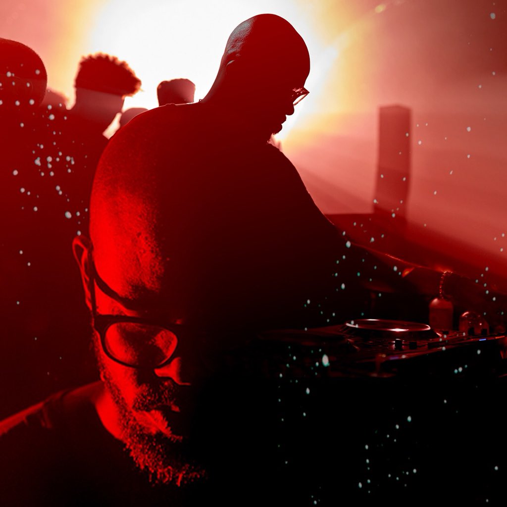RealBlackCoffee's tweet photo. Feeling the fire of all the music inside me... https://t.co/dxghAedI7E