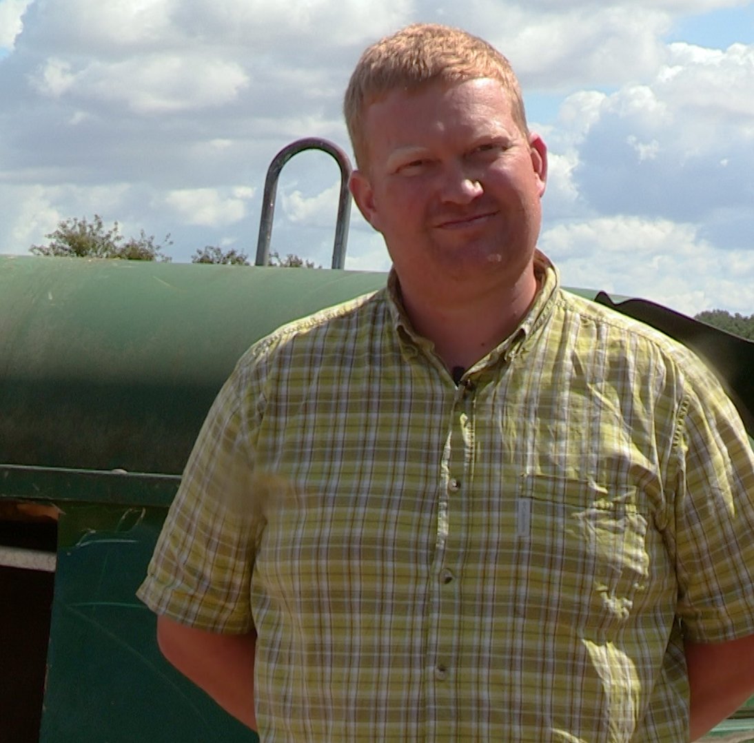 BayerBetterLife's tweet photo. Brice Veaulin et son projet  "Conteneur à bouteilles transformé en box d’élevage " ont remporté le prix " Animal Health"   #Innovagri  #Agriculture #BetterIdea2018 
 https://t.co/msLNw0olbY https://t.co/klI4pE0NBB