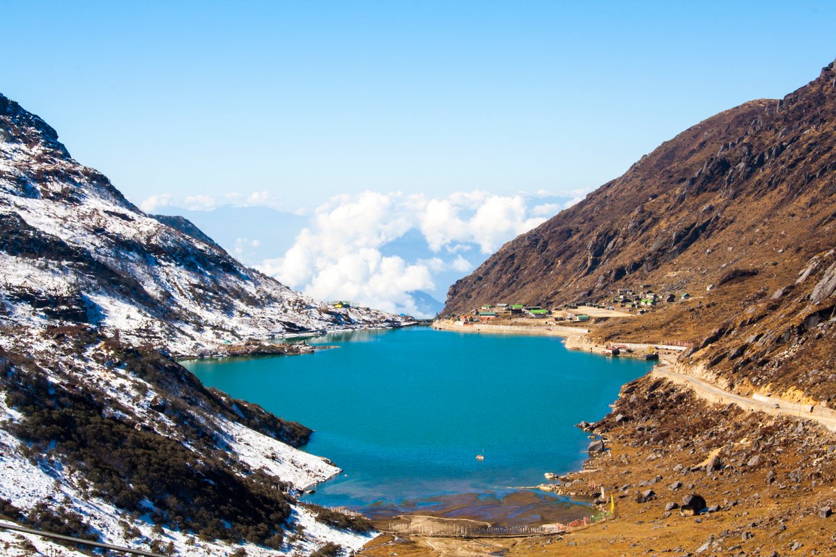 TravelDiva16's tweet photo. Beautiful #Tosomgolake in #Gangtok
#himalayanlover #photographylover #mountainlover #peacelover #travellover #traveldiva
#Section377
#377Verdict
#LGBT
#LoveIsLove
#Sec377 https://t.co/DSa7JgdulM