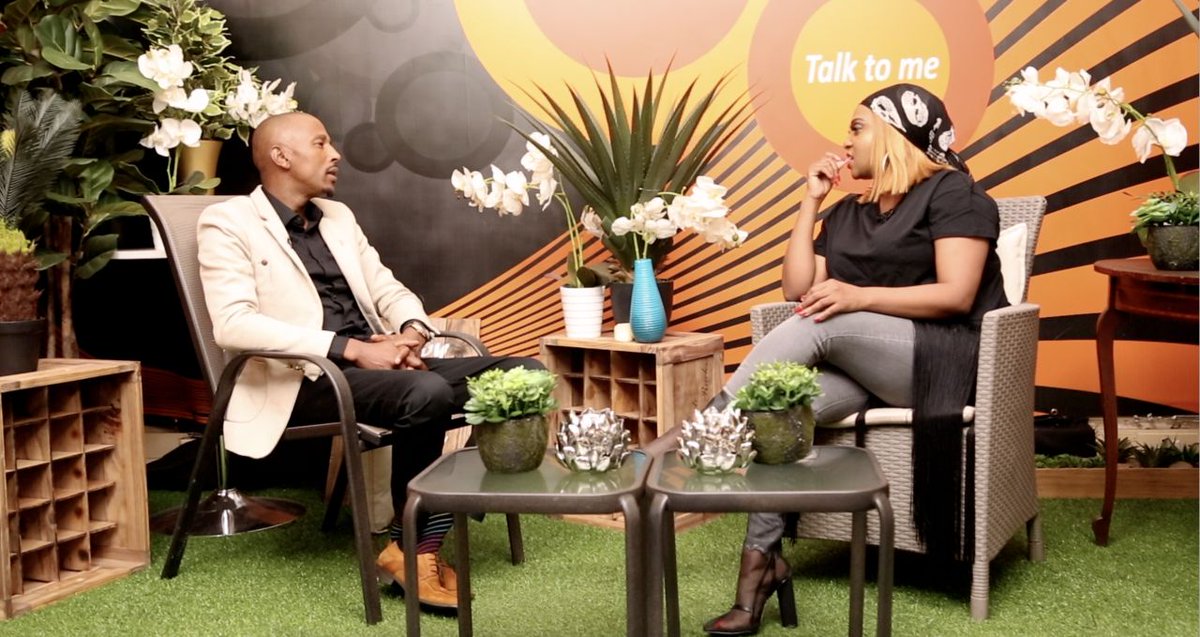 TalkToMeLejoy's tweet photo. Tonight we have one of the most funniest man in the comedy scene @Salesman312 😃Tune in to #talktomelejoy with your host @lethaboLejoy at 18:30 CAT ON @gautv.za Channel 265 📺👑
#talktomelejoy #ThursdayMotivation #Thursday #comedian https://t.co/xnmdzEJn0l