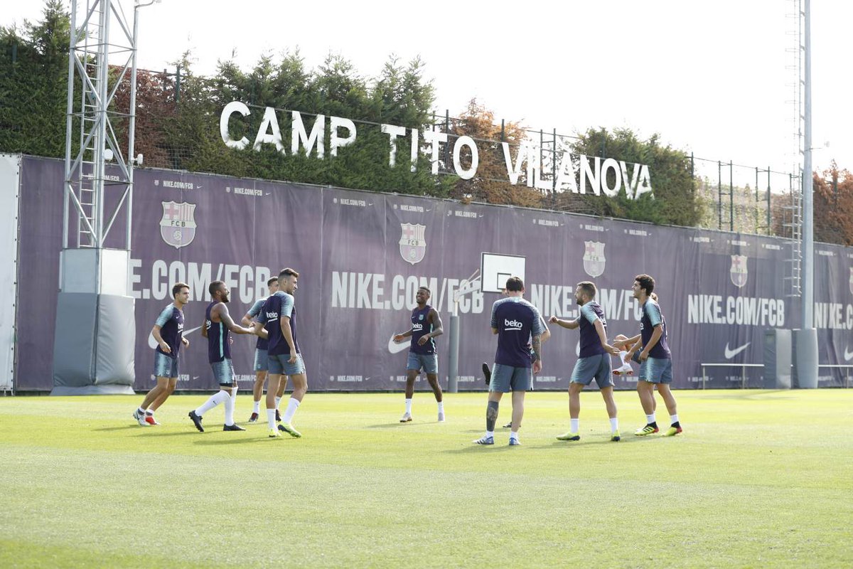 ⚽💪😁 We trained again this morning! Guess who joined us? @RiquiPuig from @FCBarcelonaB!
🔵🔴 #ForçaBarça