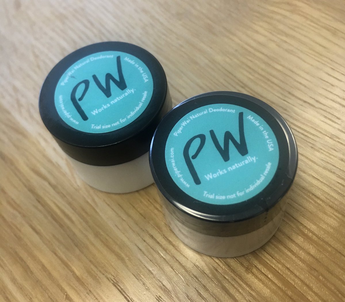 iamyewande_'s tweet image. Guess what arrived today? 💃🏾🤗 
@PiperWai @jehanosanyin 

#minibars #happydance #naturaldeodorant
