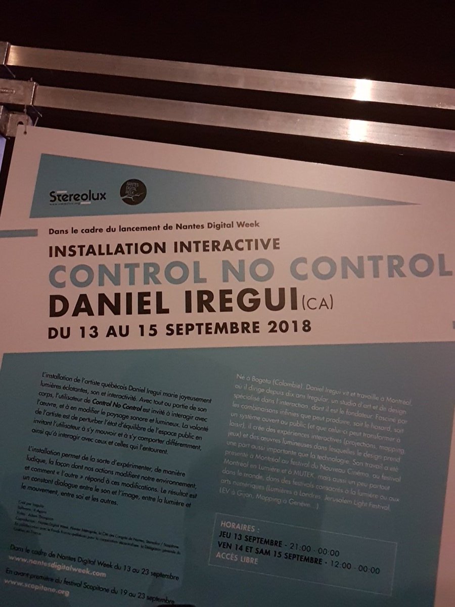 gdgnantes's tweet photo. Soirée d'inauguration de la #DigitalWeek à Nantes avec @franckytrichet !
On teste l'installation interactive #controlnocontrol de Daniel Iregui.
@gdgnantes @devfestnantes @NantesMetropole https://t.co/8Kaa5j9Ysr