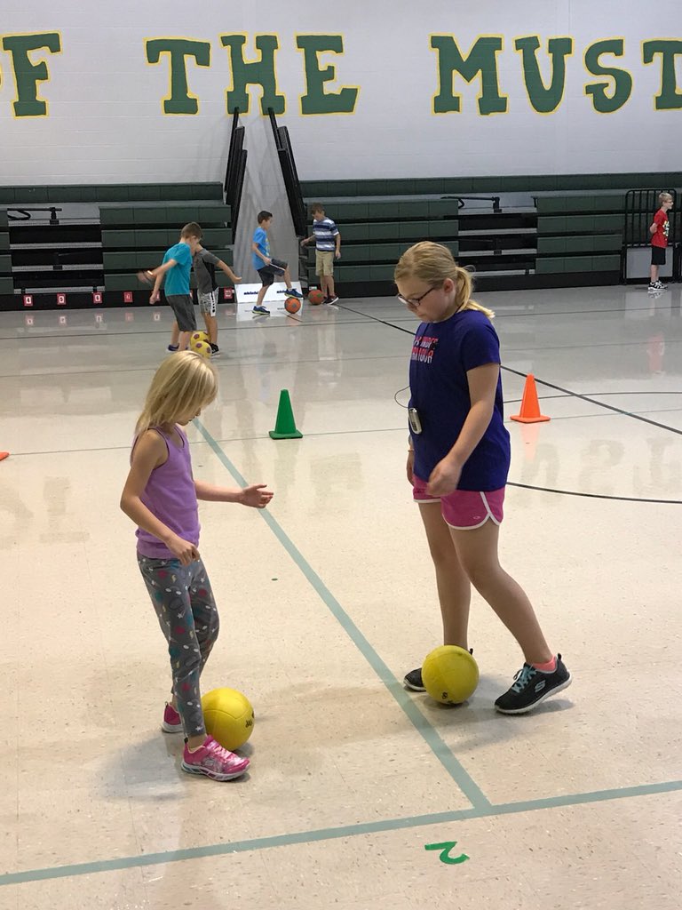 Cooperteachwsd's tweet image. 💕 teamwork!!! 💕 #growthmindset #dueleads #duepeteachersrock