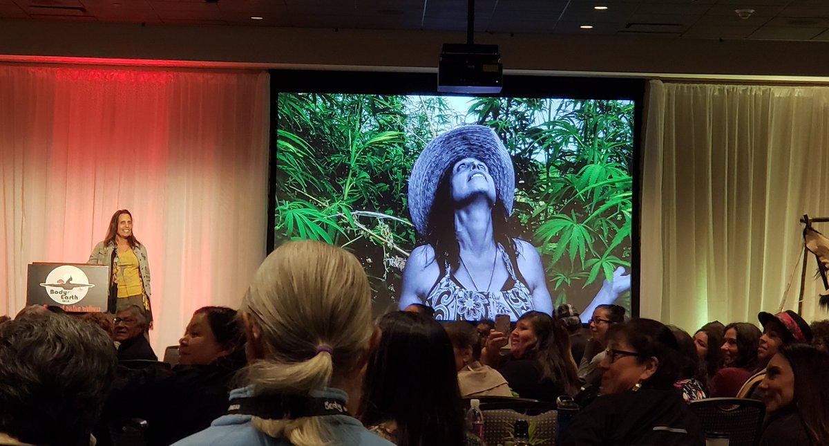 bodyandearth18's tweet image. 8 feet high! #bodyandearth18 #nativewellness #winonashemp